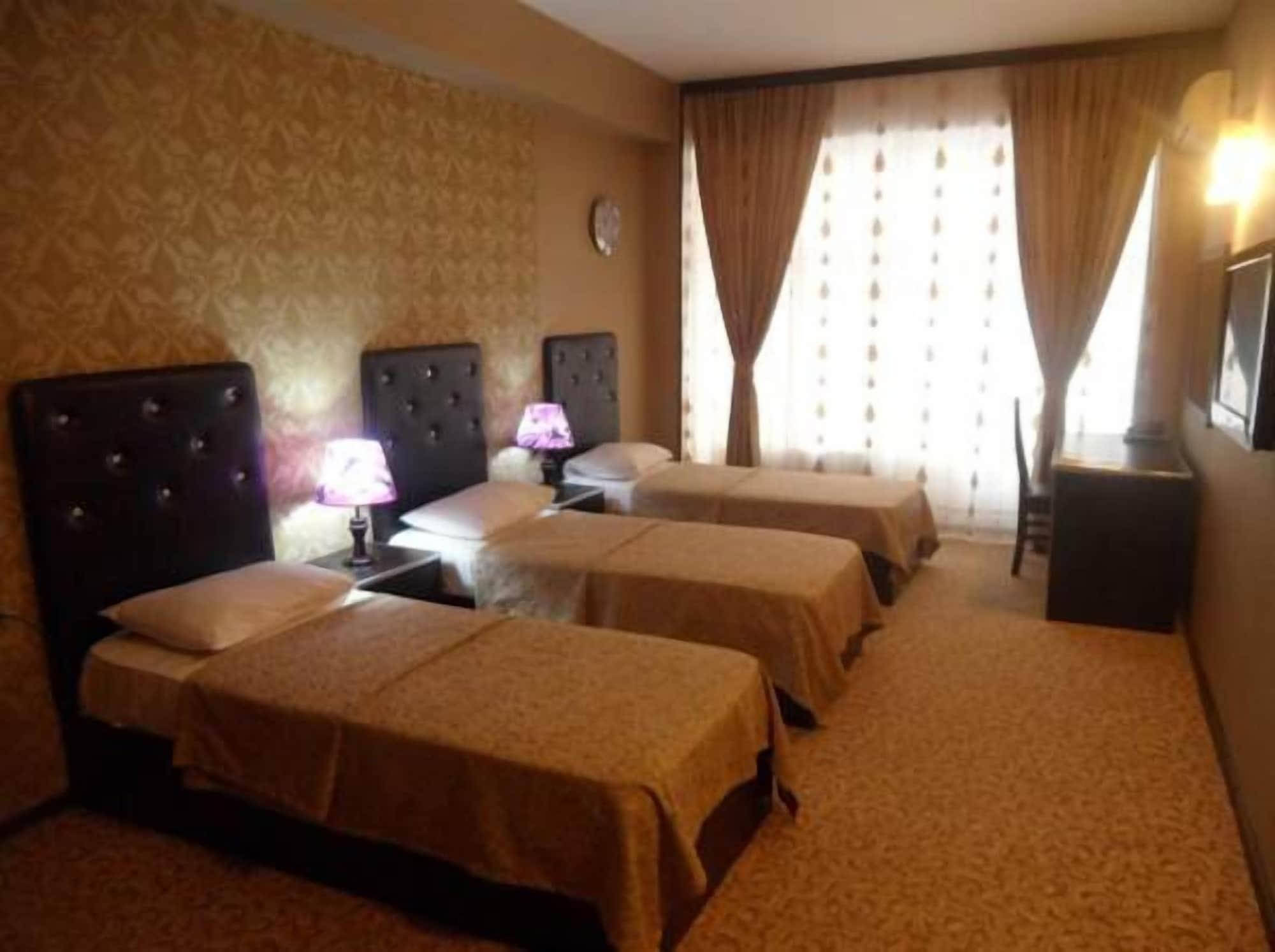 Avand Hotel Баку Екстериор снимка