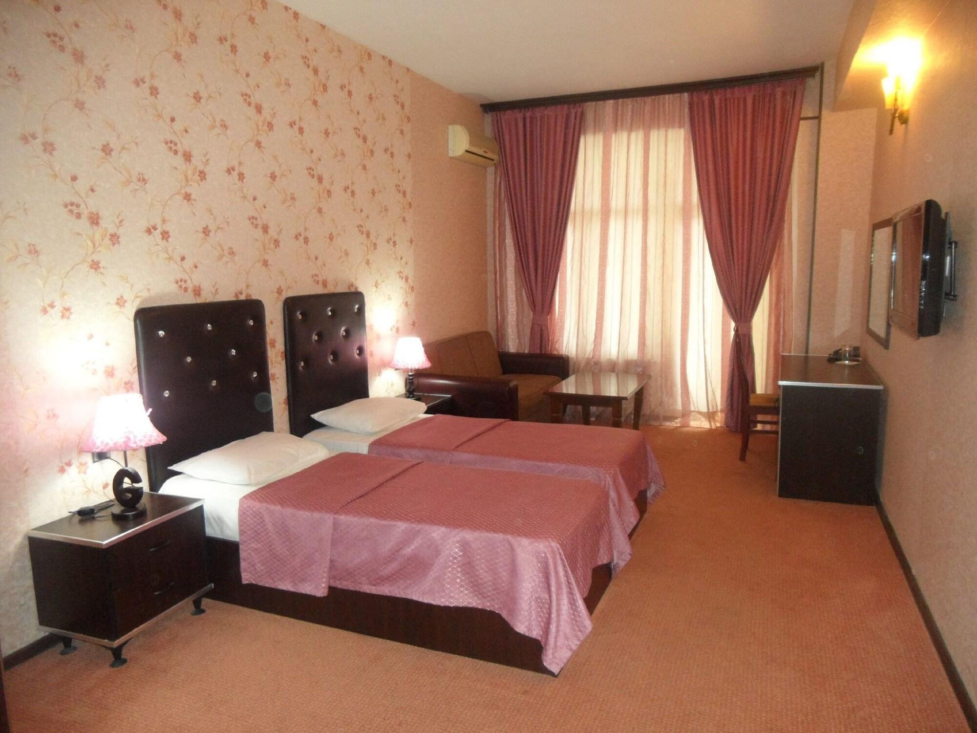 Avand Hotel Баку Екстериор снимка