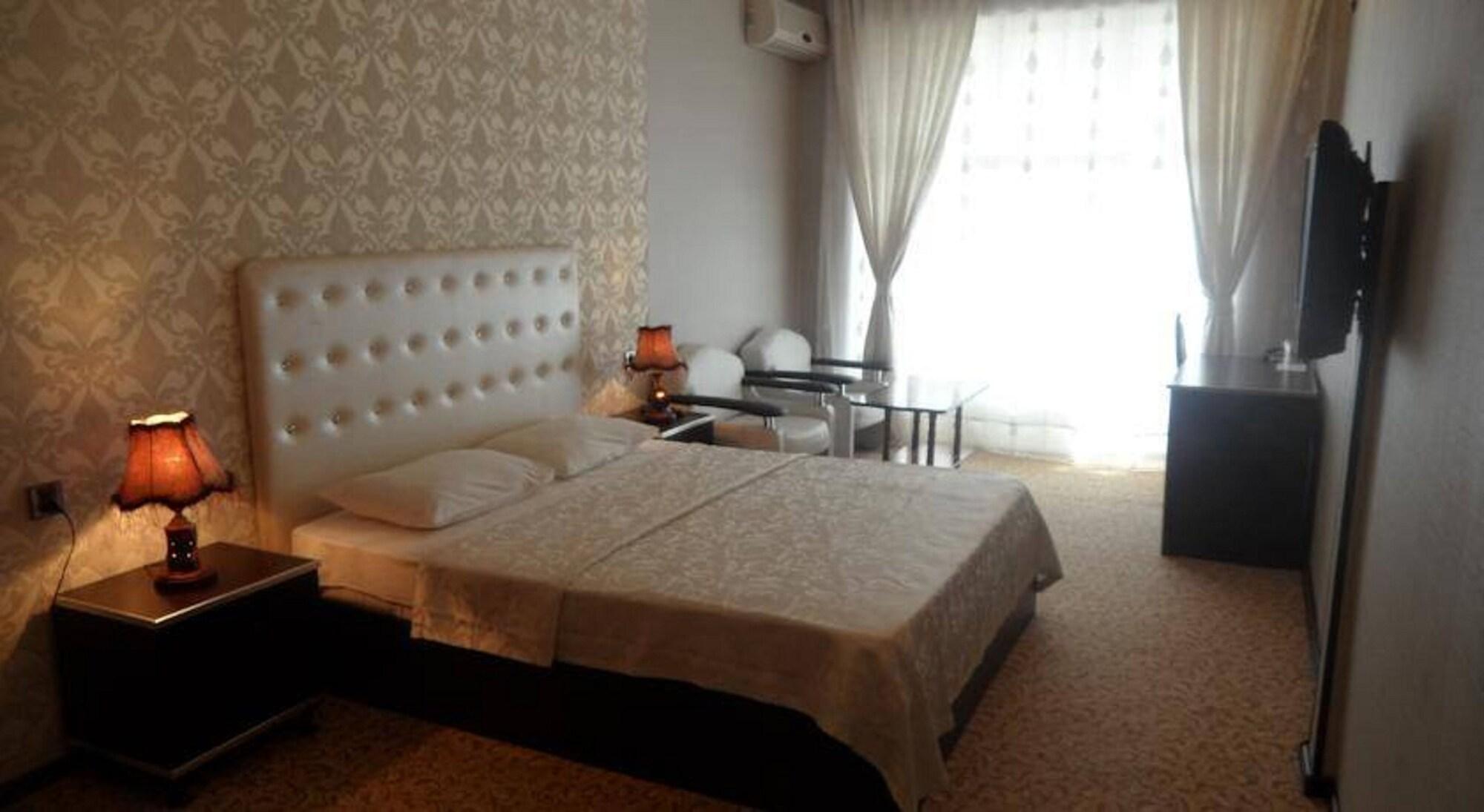 Avand Hotel Баку Екстериор снимка