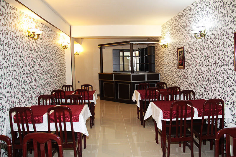 Avand Hotel Баку Екстериор снимка