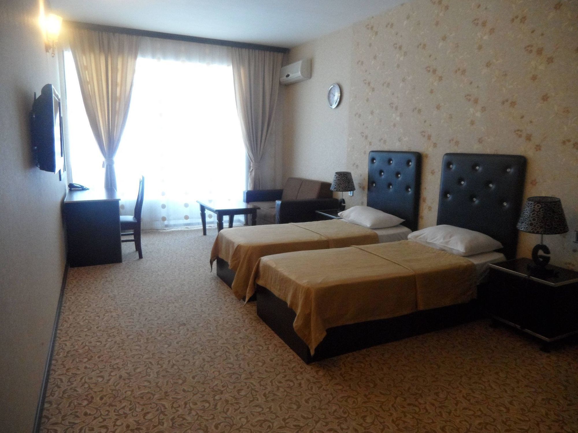 Avand Hotel Баку Екстериор снимка
