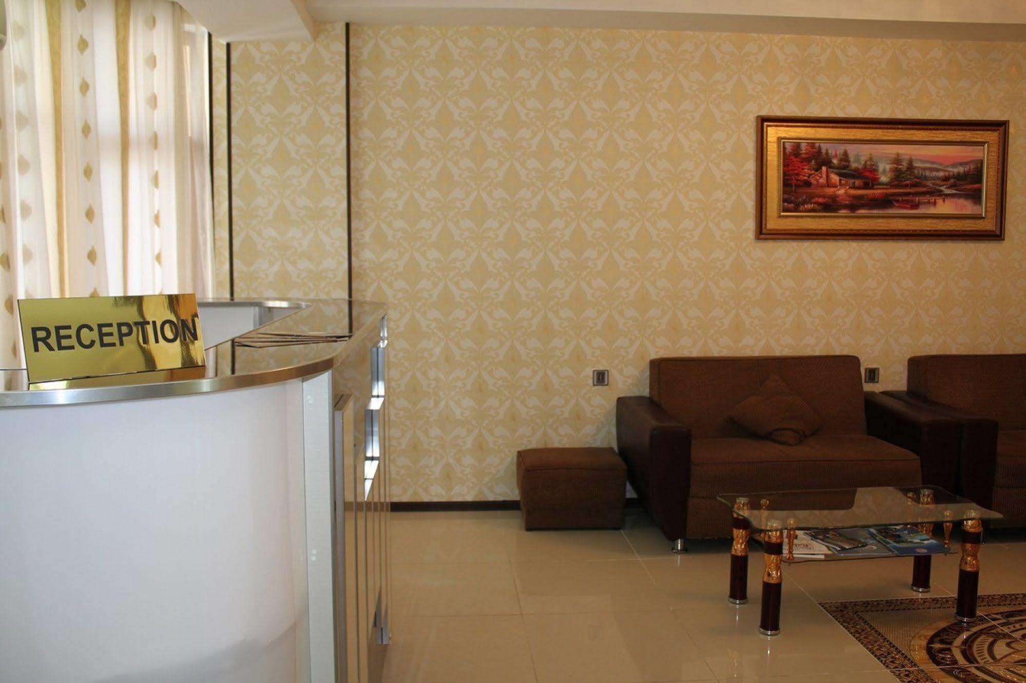 Avand Hotel Баку Екстериор снимка